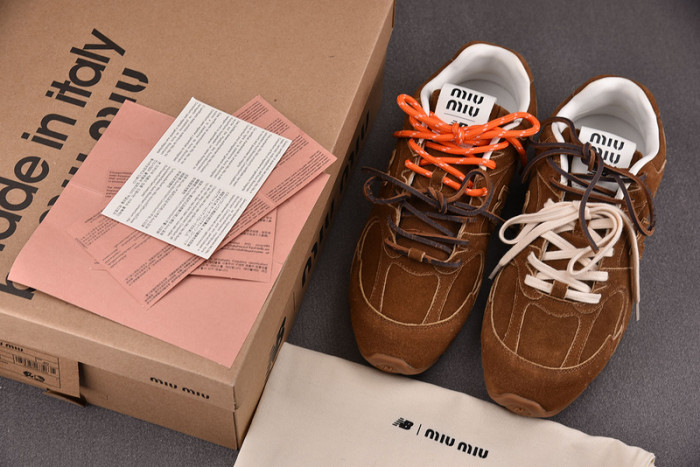 New Balance x MIU MIU NB530 NB000048
