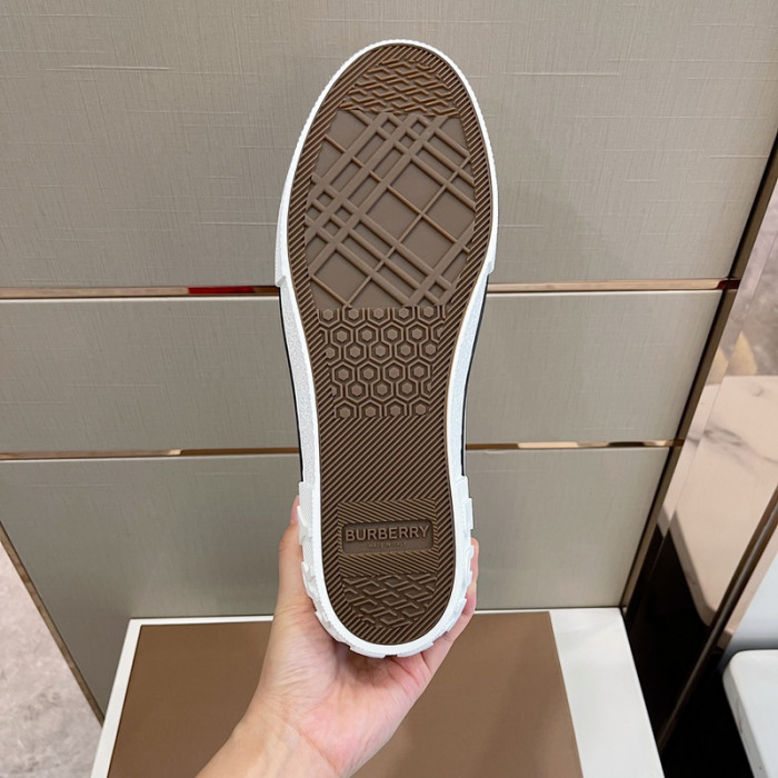 burber*y sneakers b000013