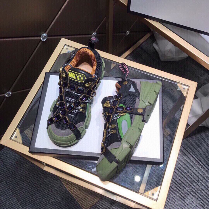 G*u*i* trainer sneaker104