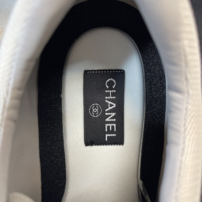 chane* snekaers c000019