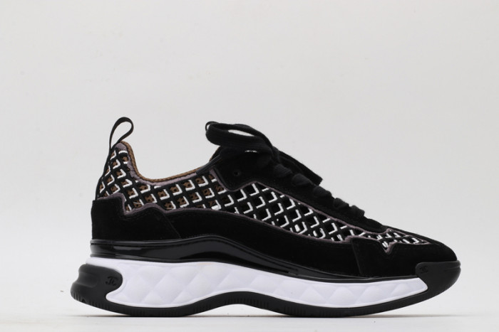 chane* snekaers c000002