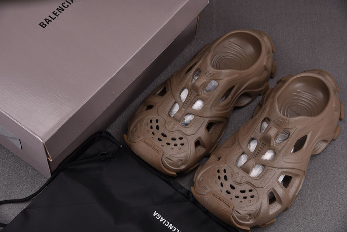 balenciag* sandal 36