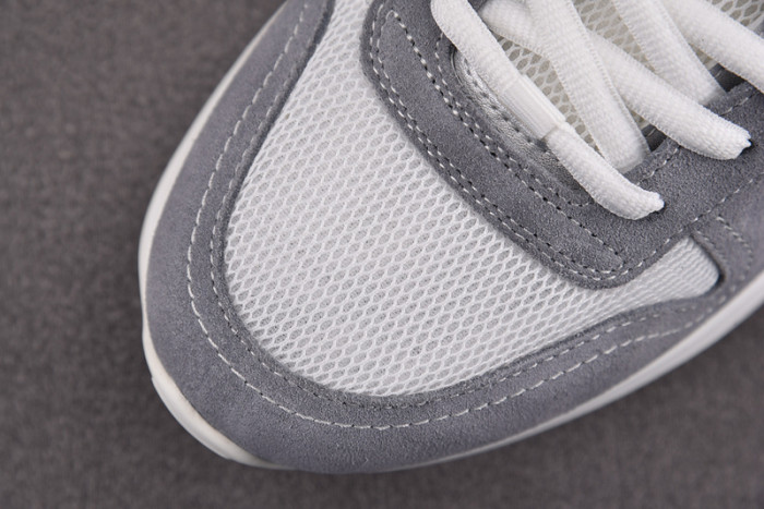 D1OR SNEAKERS B25 T0000-231