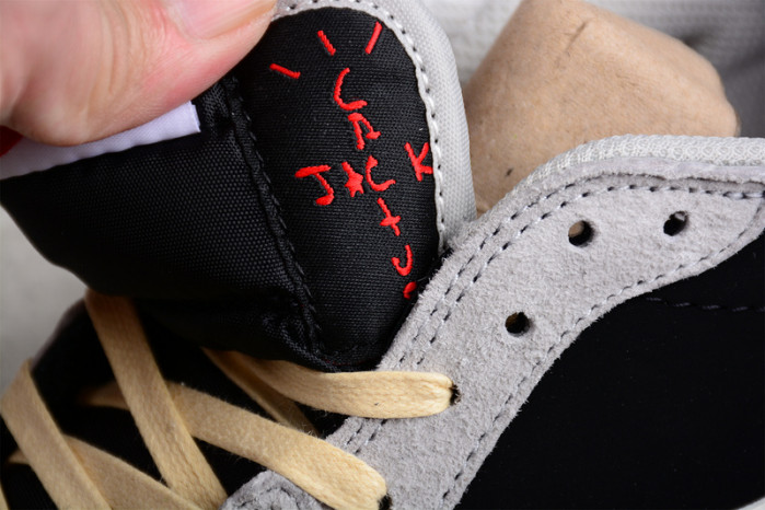 air jordan 1 travis scott x air jordan 1 low og dm7866-010