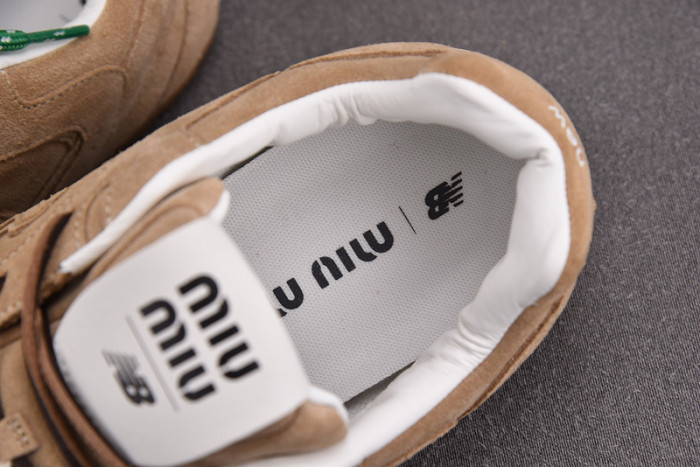 New Balance x MIU MIU NB530 NB000046