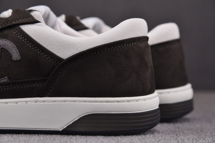 chane* snekaers c000033