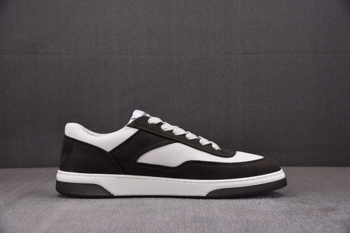 chane* snekaers c000033