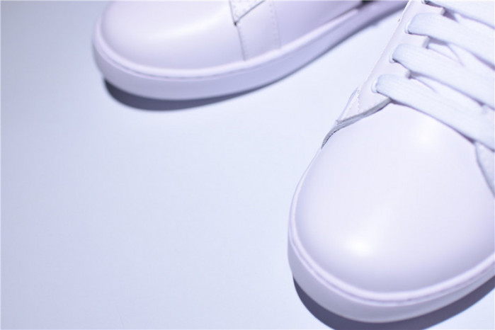 g*u*i ace embroidered low-top sneaker white with bee