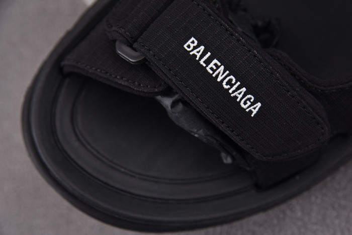 balenciag* sandal 39
