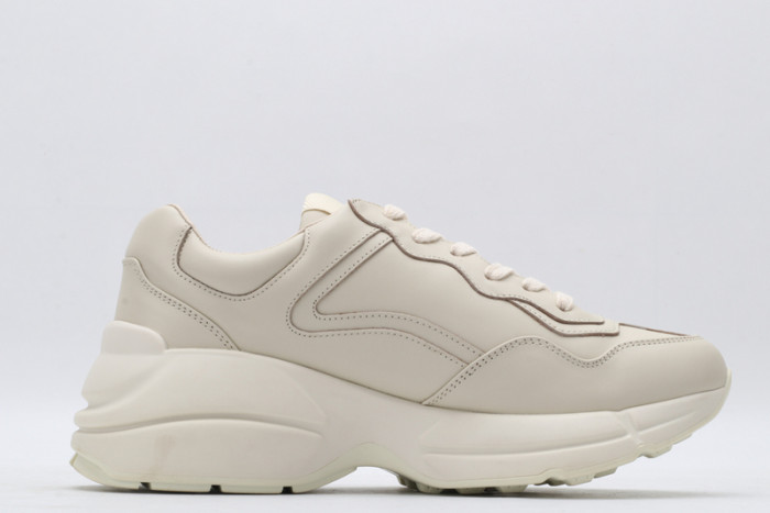 G*u*i* trainer sneaker11