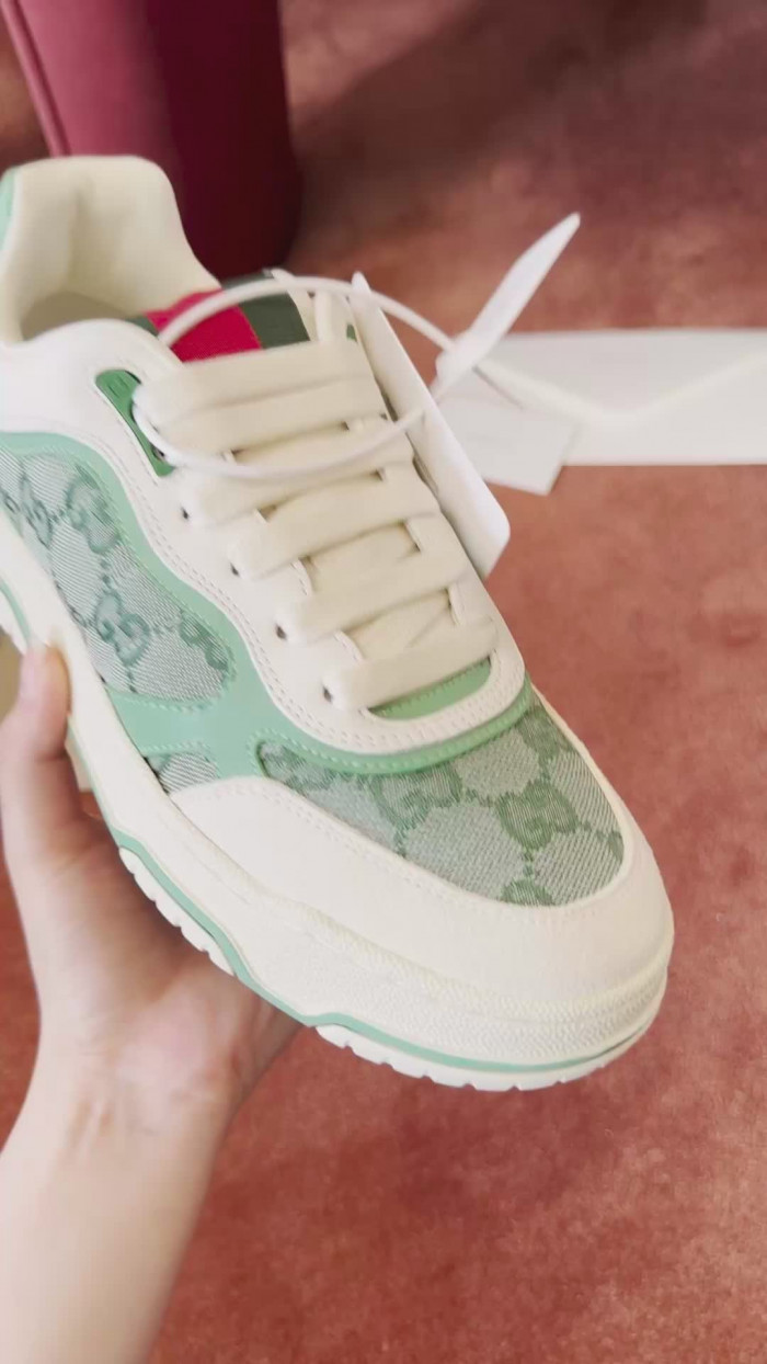 G*u*i* trainer sneaker107