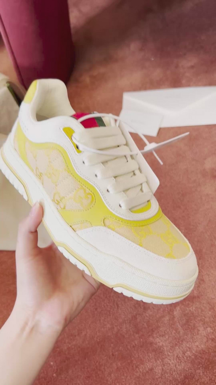 G*u*i* trainer sneaker109