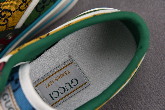 G*u*i* trainer sneaker96