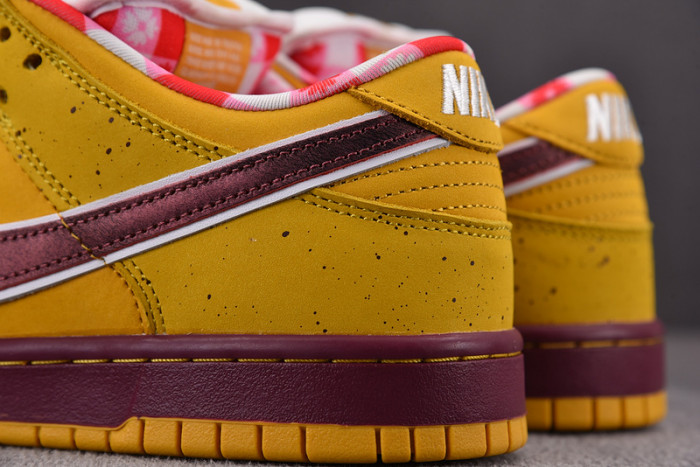 nike dunk sb low premium yellow lobster 313170-137